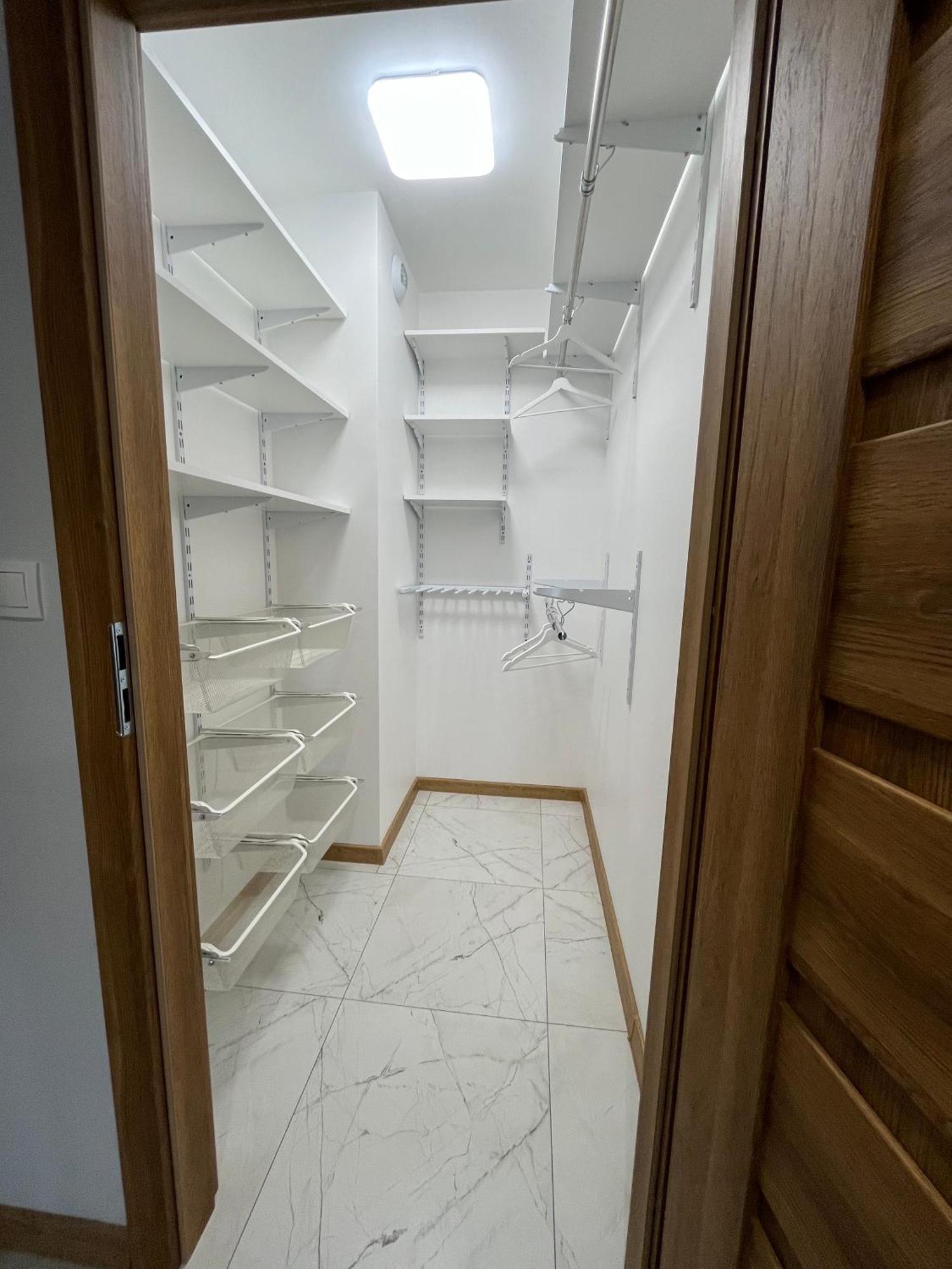 Apartament 40 *
