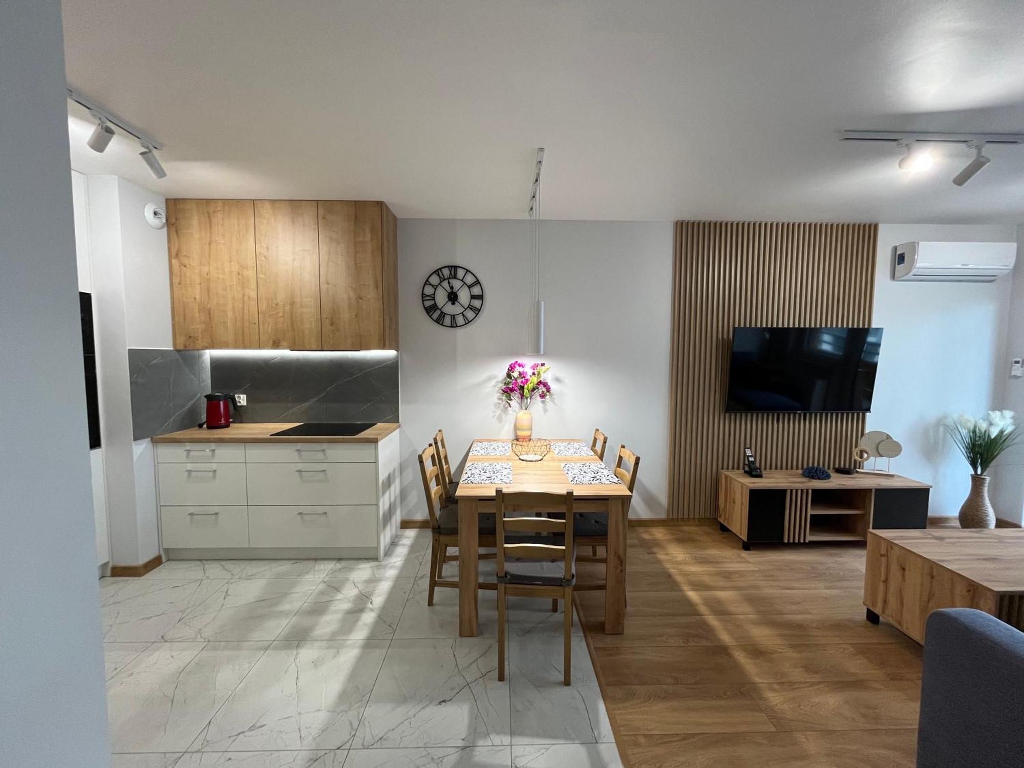 40 Apartament *